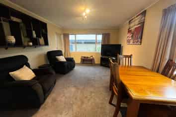 4/305 Great North Road, Henderson