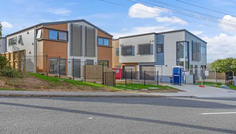 8/196 Royal Road, Massey