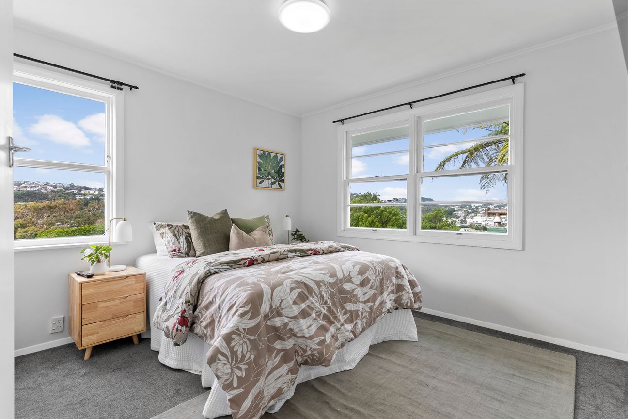 Immaculate, Tick Box 1960's Home - Fler