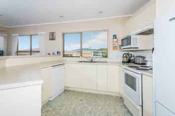 25 High Road, Glenfield