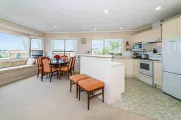 25 High Road, Glenfield