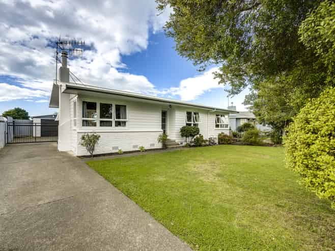 26 James Foley Avenue, Pirimai