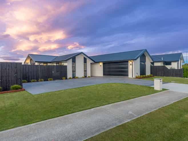 81 Tiritiri Moana Drive, Pegasus