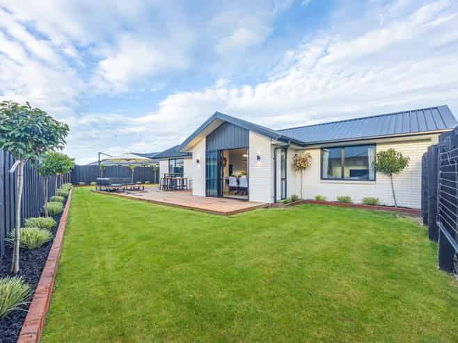 81 Tiritiri Moana Drive, Pegasus