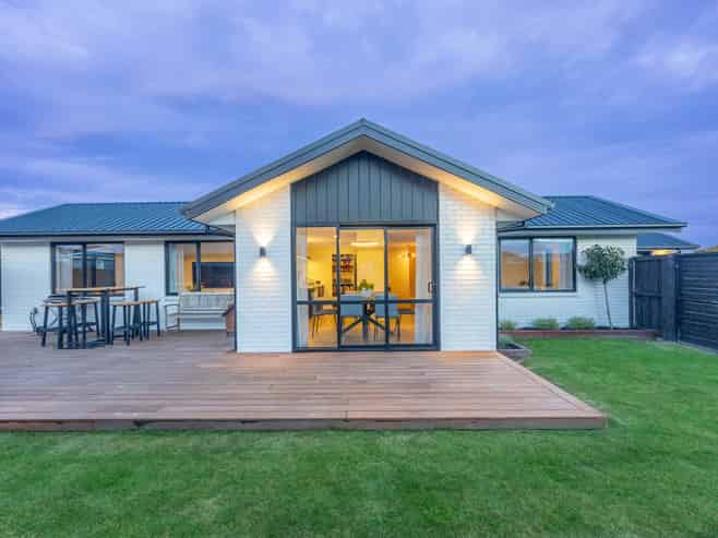 81 Tiritiri Moana Drive, Pegasus