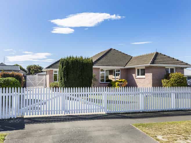 347 Breezes Road, Aranui
