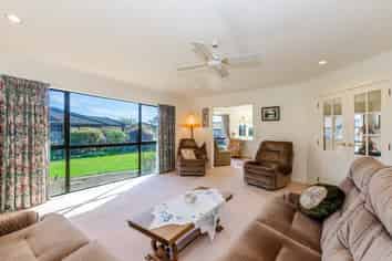 76 Parata Street, Waikanae