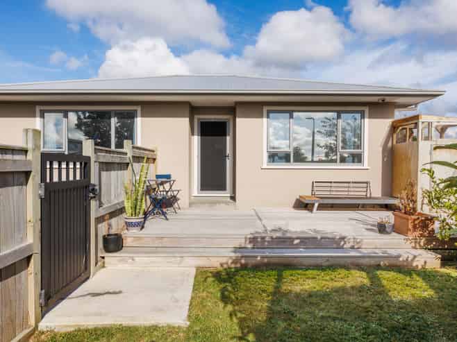 12 Somerset Crescent, Highbury