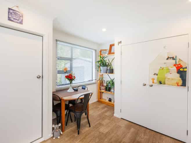 12 Somerset Crescent, Highbury