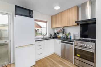 6/8 Lane Street, Woolston