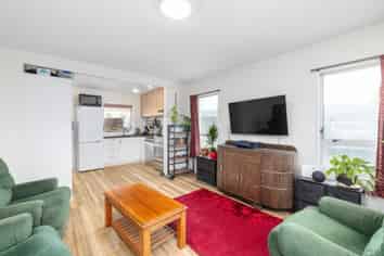 6/8 Lane Street, Woolston