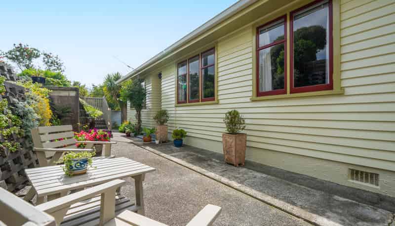 6 Te Reinga View, Tawa