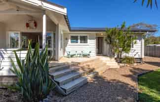 19 Manuka Road , Oneroa