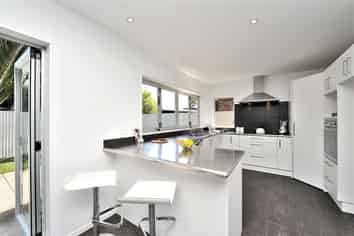 8 Derry Street, Greenlane