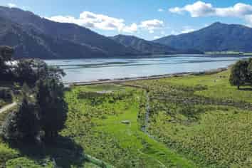 884 Queen Charlotte Drive, Linkwater