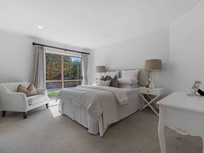 17  Lushington Place, Huntington Park