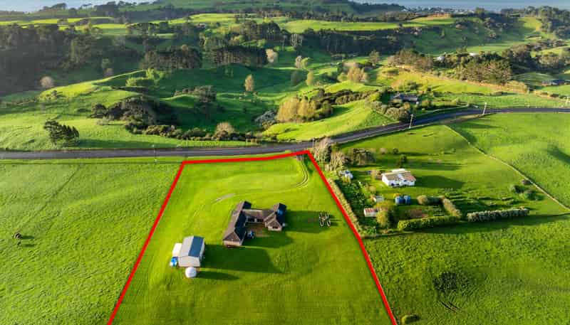 184 Grahams Beach Road, Awhitu