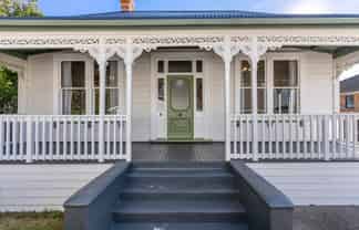 1-2/82A Commissariat Road, Mount Wellington