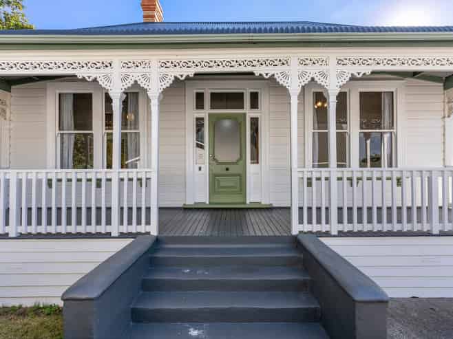 1-2/82A Commissariat Road, Mount Wellington