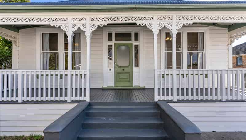 1-2/82A Commissariat Road, Mount Wellington