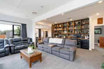 282 Princes Street, Strathern