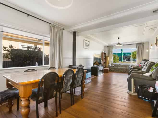 105 Centennial Avenue, Alexandra