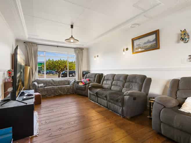 105 Centennial Avenue, Alexandra