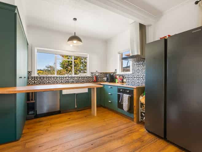 105 Centennial Avenue, Alexandra