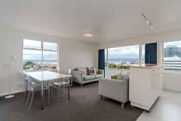 13/125 Grant Road, Thorndon