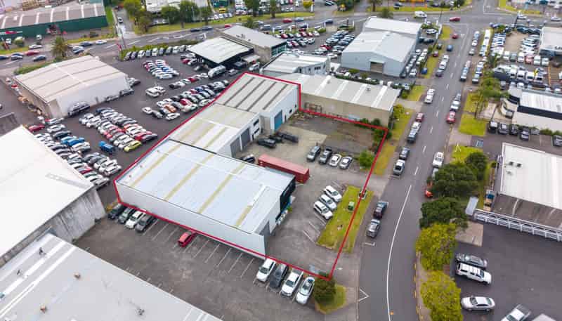 9-11 Paramount Drive, Henderson