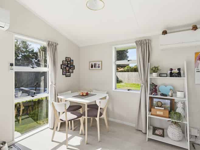 27 Morgan Crescent, Levin