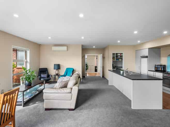 9 St Peters Close, Woolston