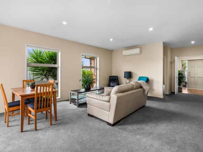 9 St Peters Close, Woolston