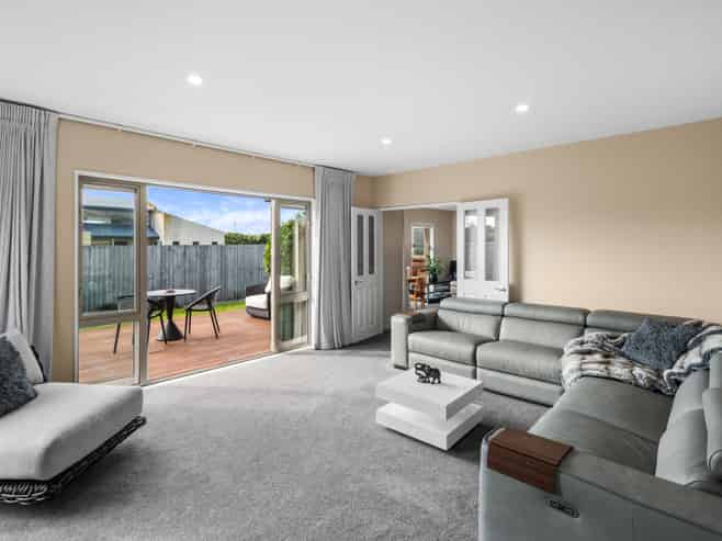 9 St Peters Close, Woolston