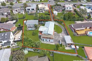 131 Waimumu Road, Massey