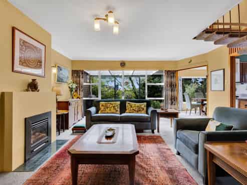 8 Longview Drive, Merrilands