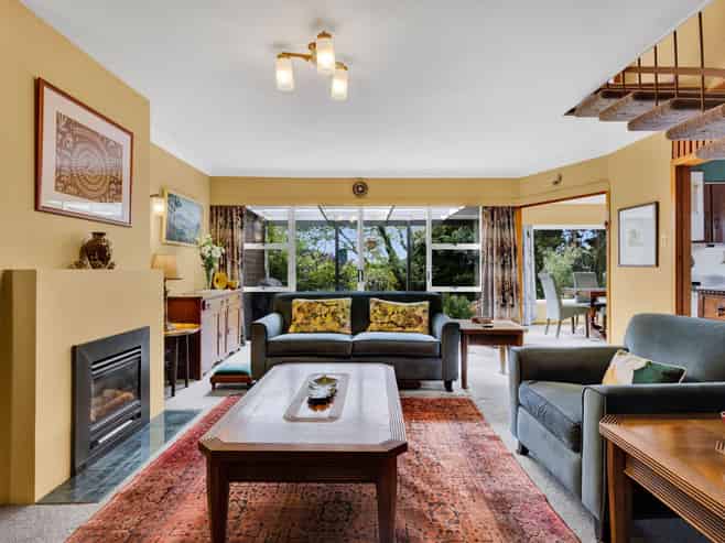 8 Longview Drive, Merrilands