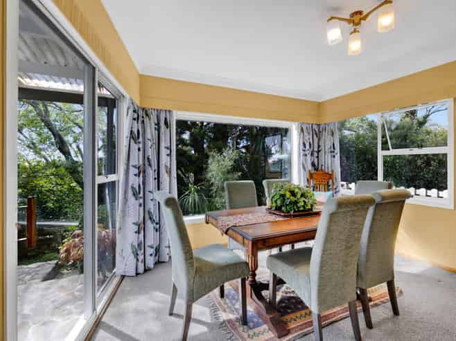 8 Longview Drive, Merrilands