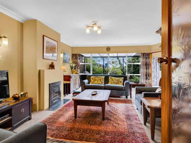 8 Longview Drive, Merrilands