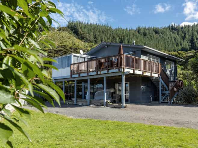 2 Hakahaka Road, Port Underwood