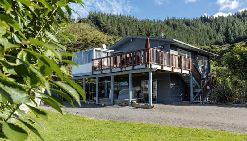 2 Hakahaka Road, Port Underwood