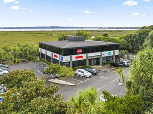 Entry level investment in Rosebank precinct