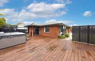 2 Edwins Way, Burwood