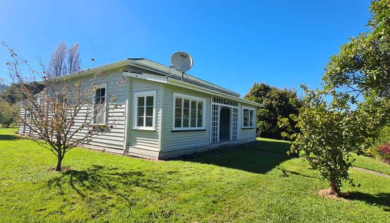 76 Takapau Road, Tolaga Bay