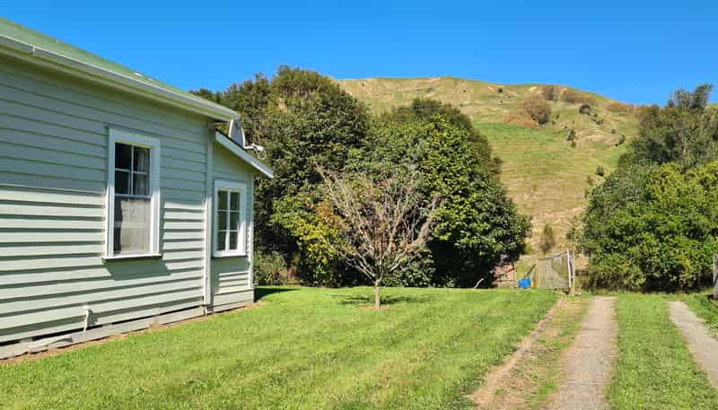 76 Takapau Road, Tolaga Bay