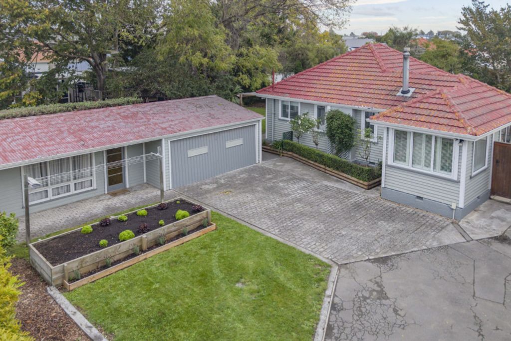 Prime Location, Private, & Packed with Potential - Widok 4