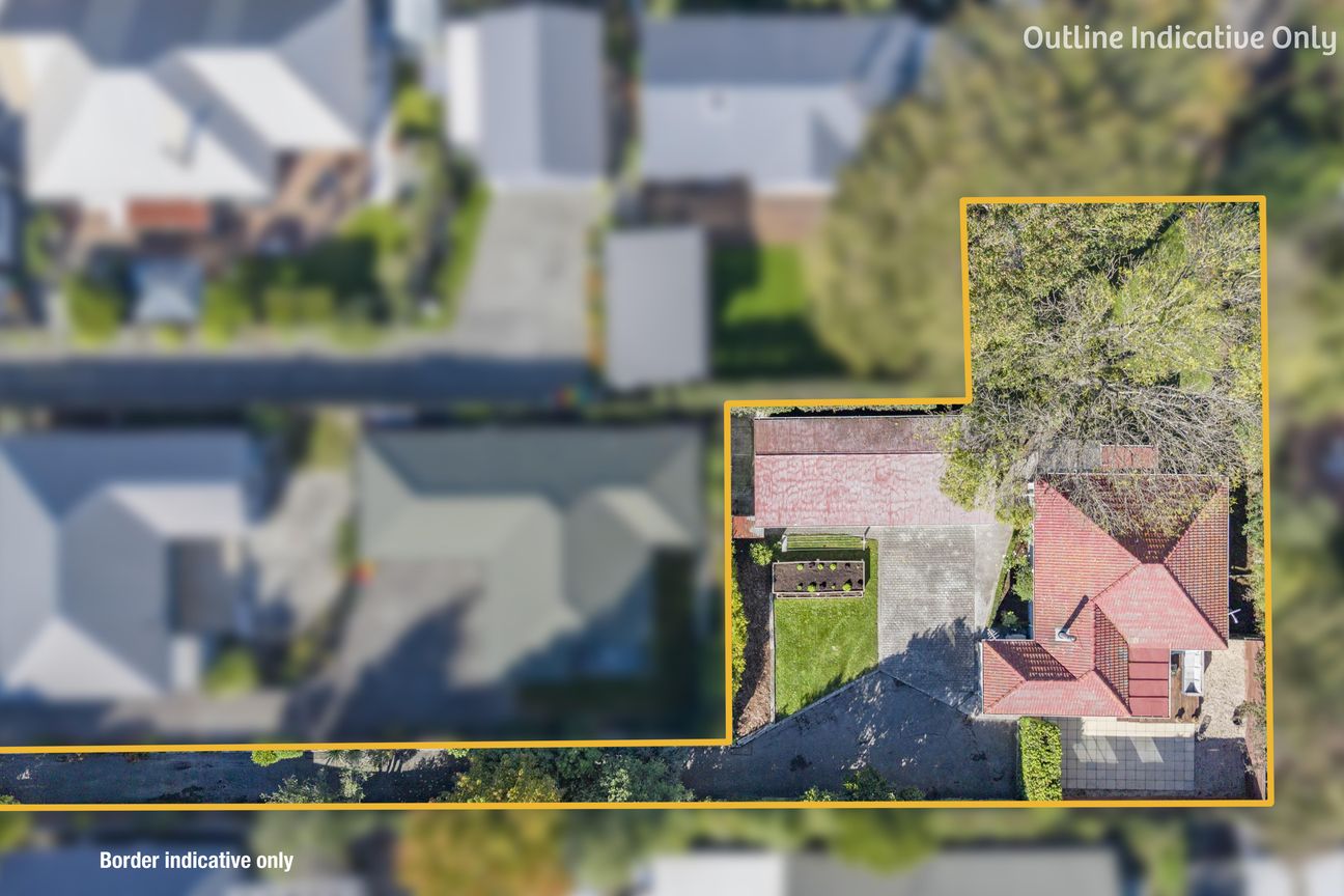 Prime Location, Private, & Packed with Potential - Widok 2