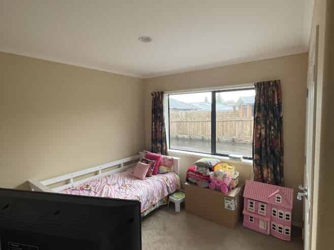 5c Estate Grove, Inglewood