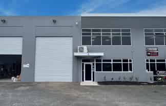 Tidy industrial in a prime location