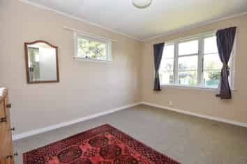 468  High Street South , Carterton